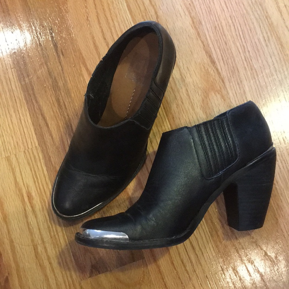 EUC Dolce Vita BLACK Ankle Booties ❤️ LIKE NEW
